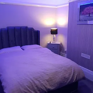 Highfields Living - Ensuite- Free Wifi- Free Local Parking Sheffield